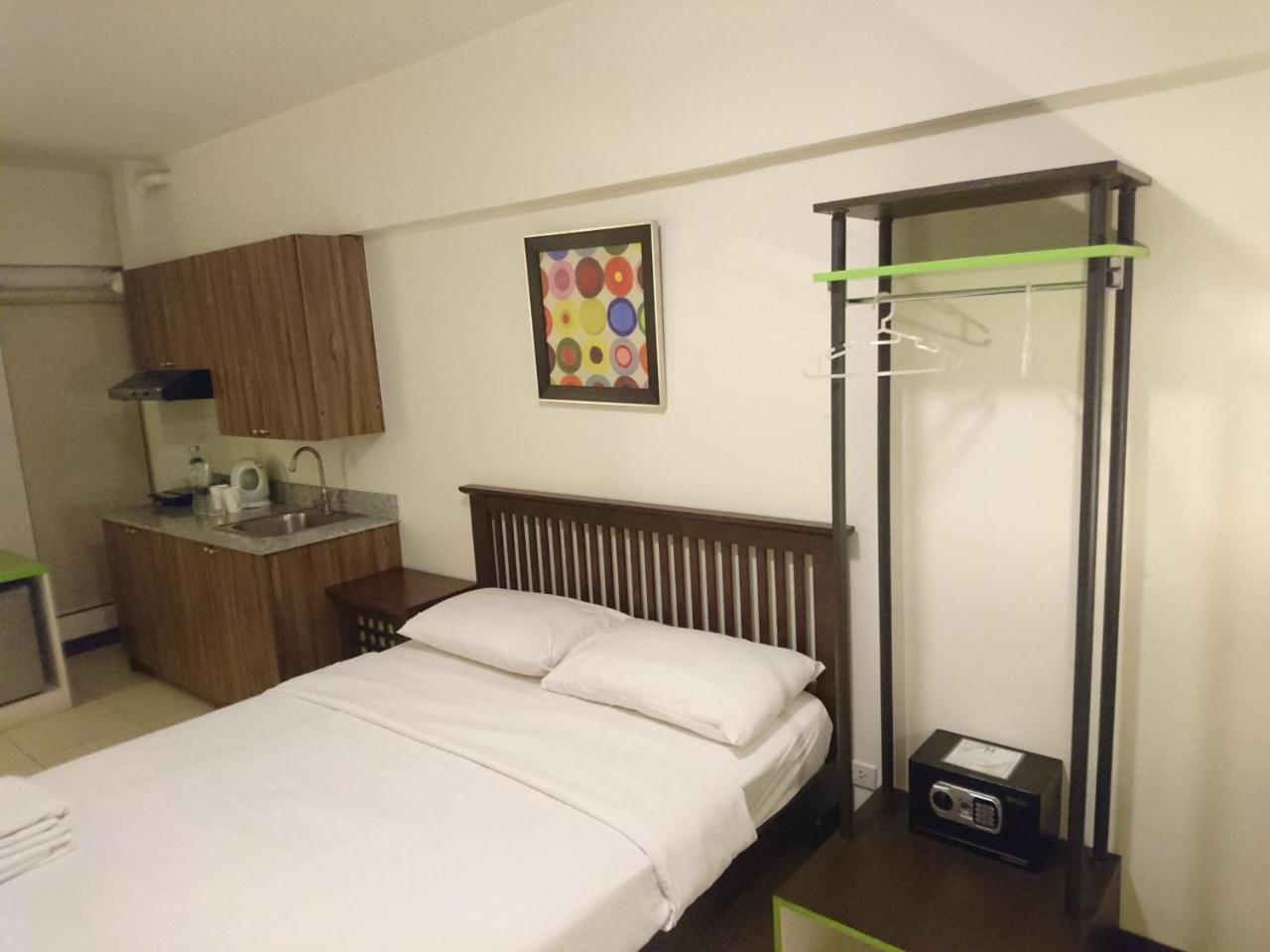 H Hotels - Metro North Uno Quezon City Bagian luar foto