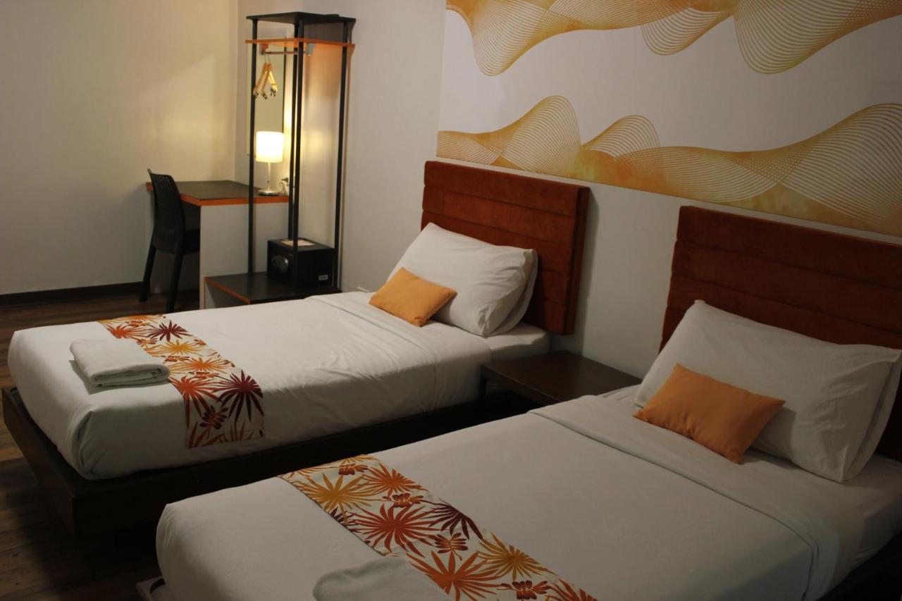 H Hotels - Metro North Uno Quezon City Bagian luar foto